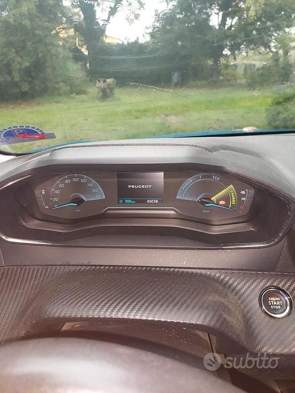 Usata Peugeot e-208 75 kW (102 CV) 2020 Blu Utilitaria