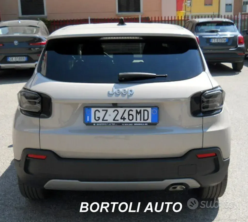 Usata Jeep Avenger Summit 101 CV (74 kW) 2025 Grigio SUV