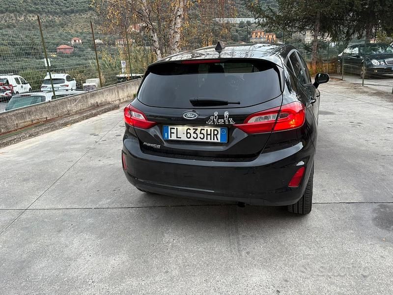 Usata Ford Fiesta Individual 95 CV (69 kW) 2018 Nero Berlina