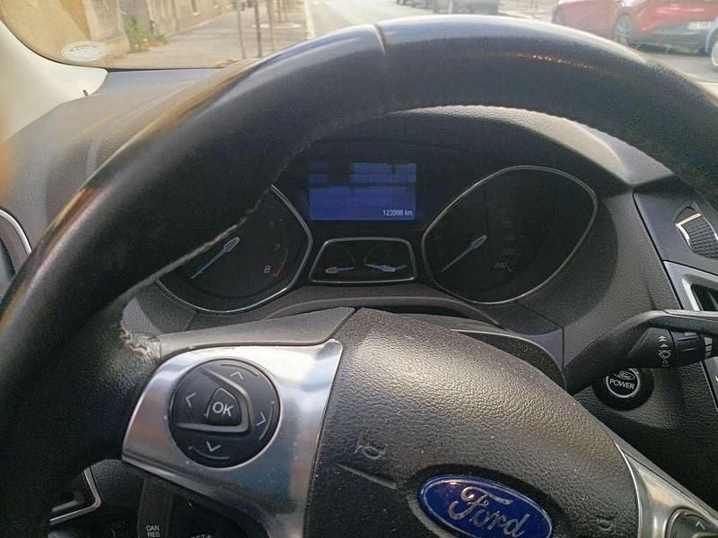 Usata Ford Focus Style 150 CV (110 kW) 2011 Grigio Station wagon