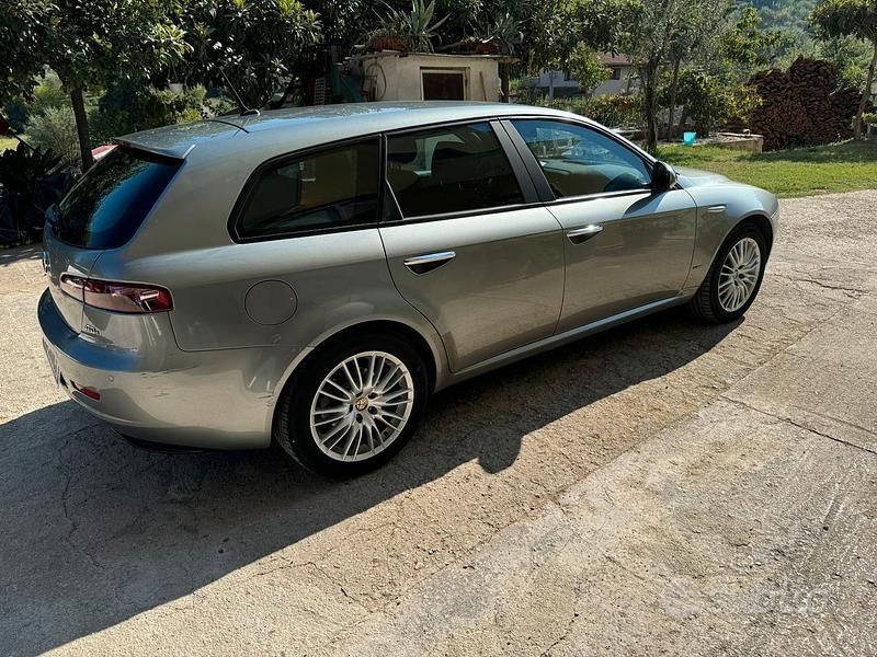 Usata Alfa Romeo 159 170 CV (125 kW) 2013 Grigio Station wagon