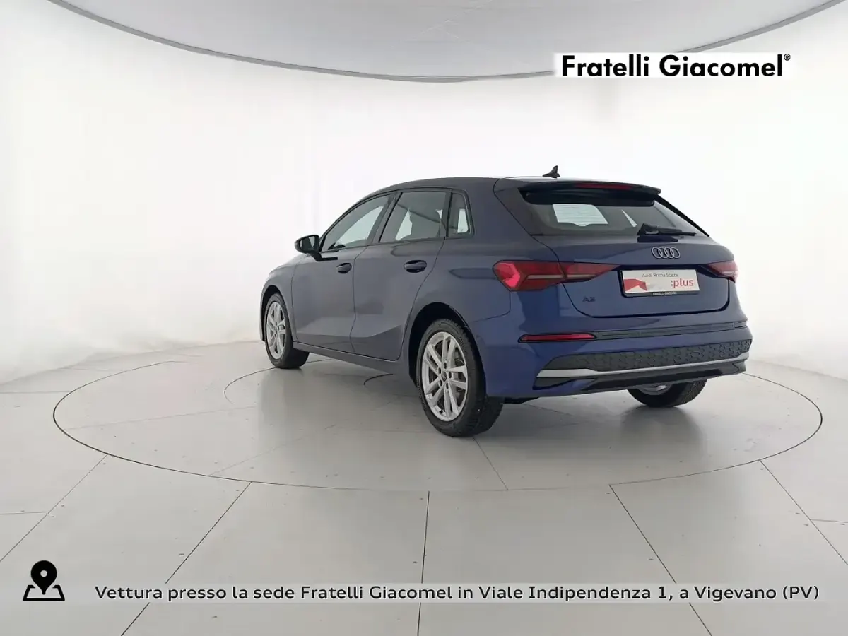 Gebraucht Audi A3 Ambiente 150 PS (110 kW) 2024 Blau Limousine