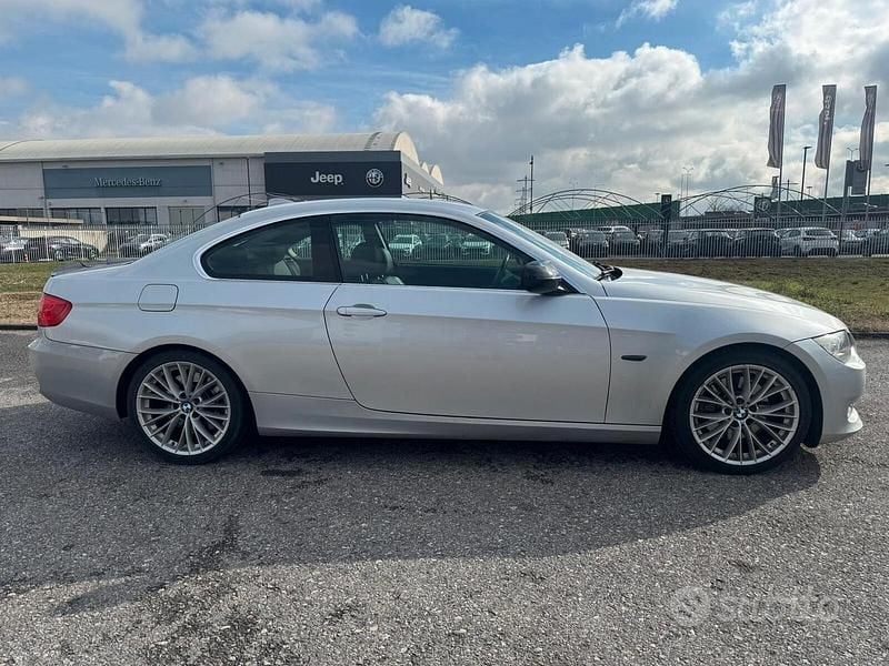 Usata BMW 325 Efficient Dynamics 204 CV (150 kW) 2011 Grigio Coupé