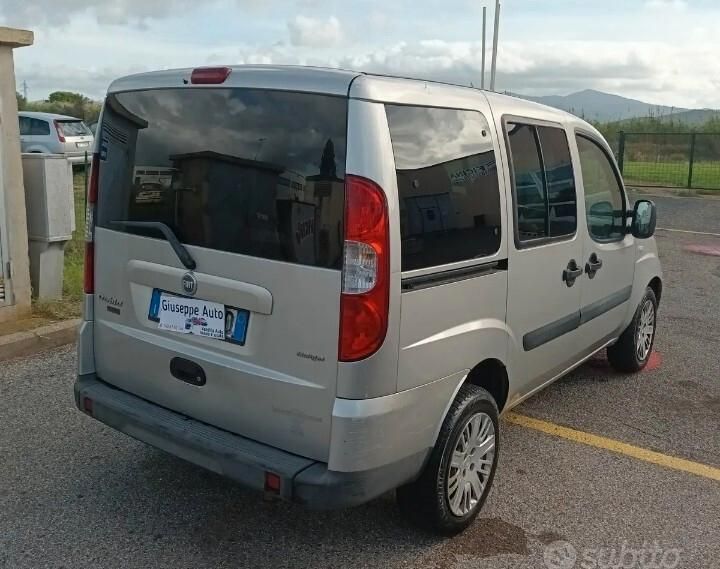 Usata Fiat Doblò 69 CV (50 kW) 2007 Argento Monovolume