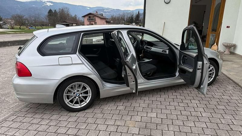 Usata BMW 320 177 CV (130 kW) 2010 Argento Station wagon