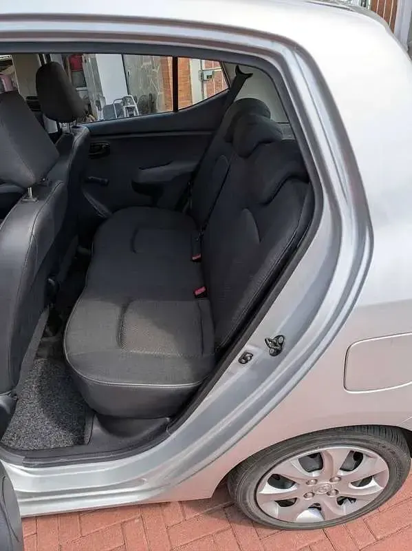 Usata Hyundai i10 Classic 69 CV (50 kW) 2013 Argento Utilitaria