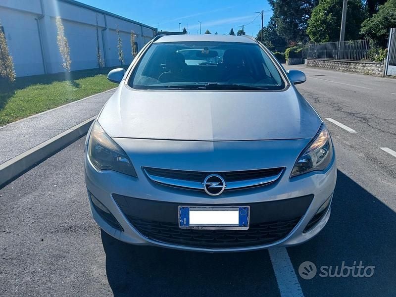Usata Opel Astra 110 CV (80 kW) 2014 Argento Station wagon