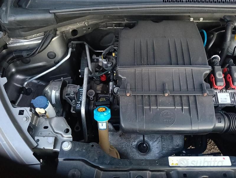 Usata Lancia Ypsilon 69 CV (50 kW) 2012 Grigio Utilitaria