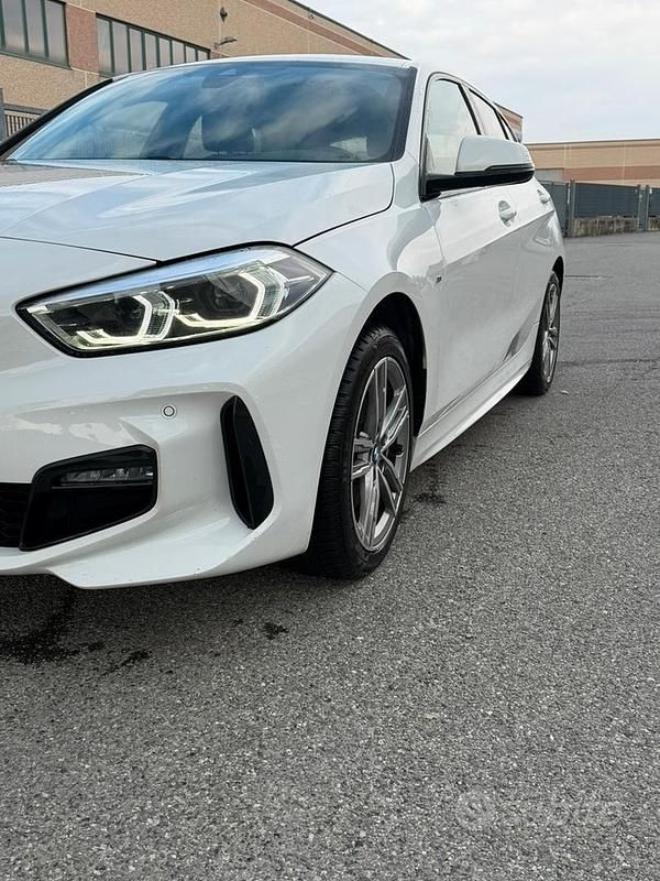 Usata BMW 118 M Sport 136 CV (100 kW) 2021 Bianco Utilitaria