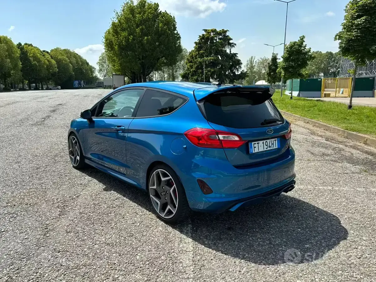 Usata Ford Fiesta Performance Edition 200 CV (147 kW) 2018 Bluazzurro Utilitaria