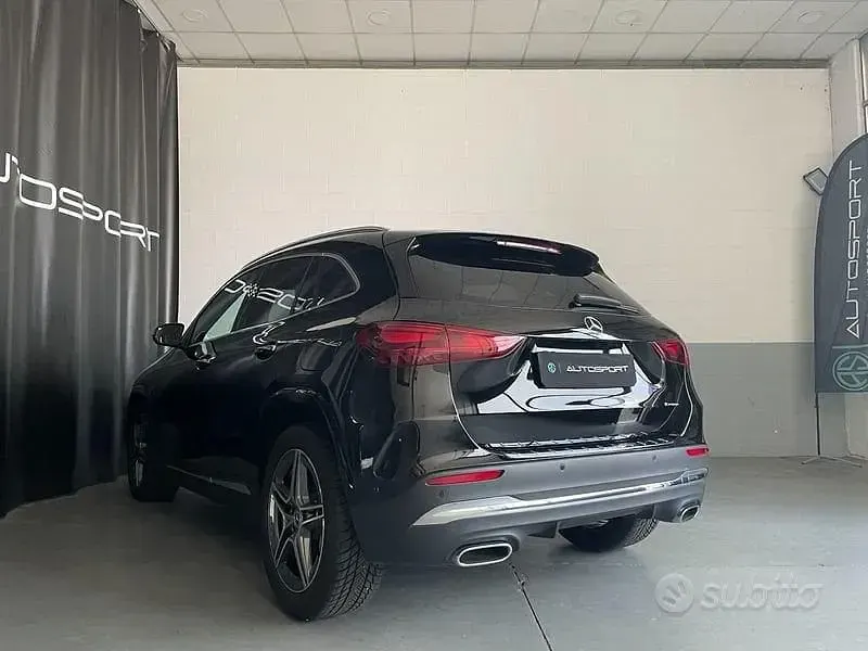 Usata Mercedes GLA180 Advanced Plus 136 CV (100 kW) 2024 Nero SUV