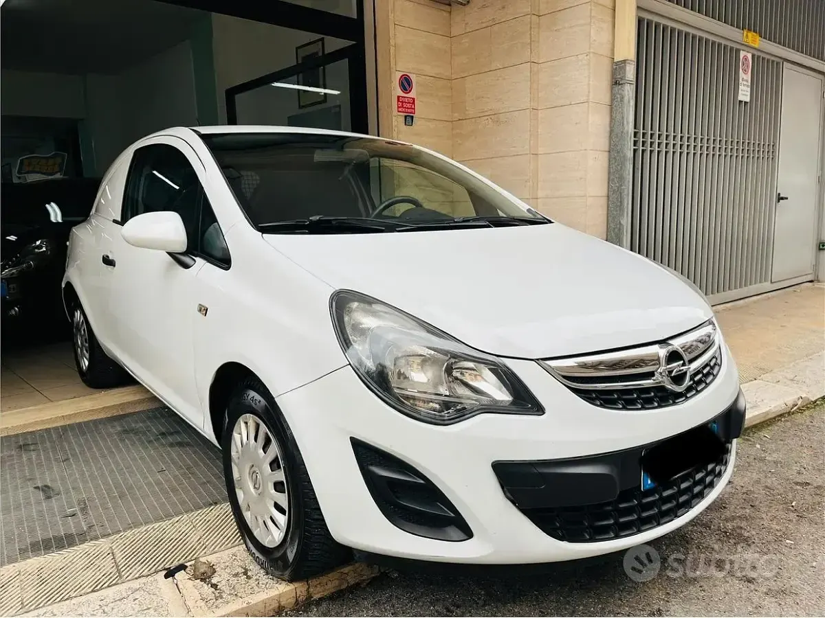 Usata Opel Corsa 75 CV (55 kW) 2015 Bianco Utilitaria