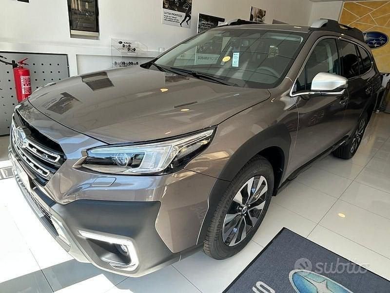 Grigio Nuova 2025 Subaru Outback Premium SUV | 51.900 € - Immagine 1/4