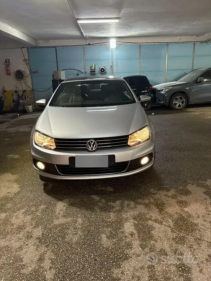 Usata VW Eos 122 CV (89 kW) 2012 Grigio Cabrio