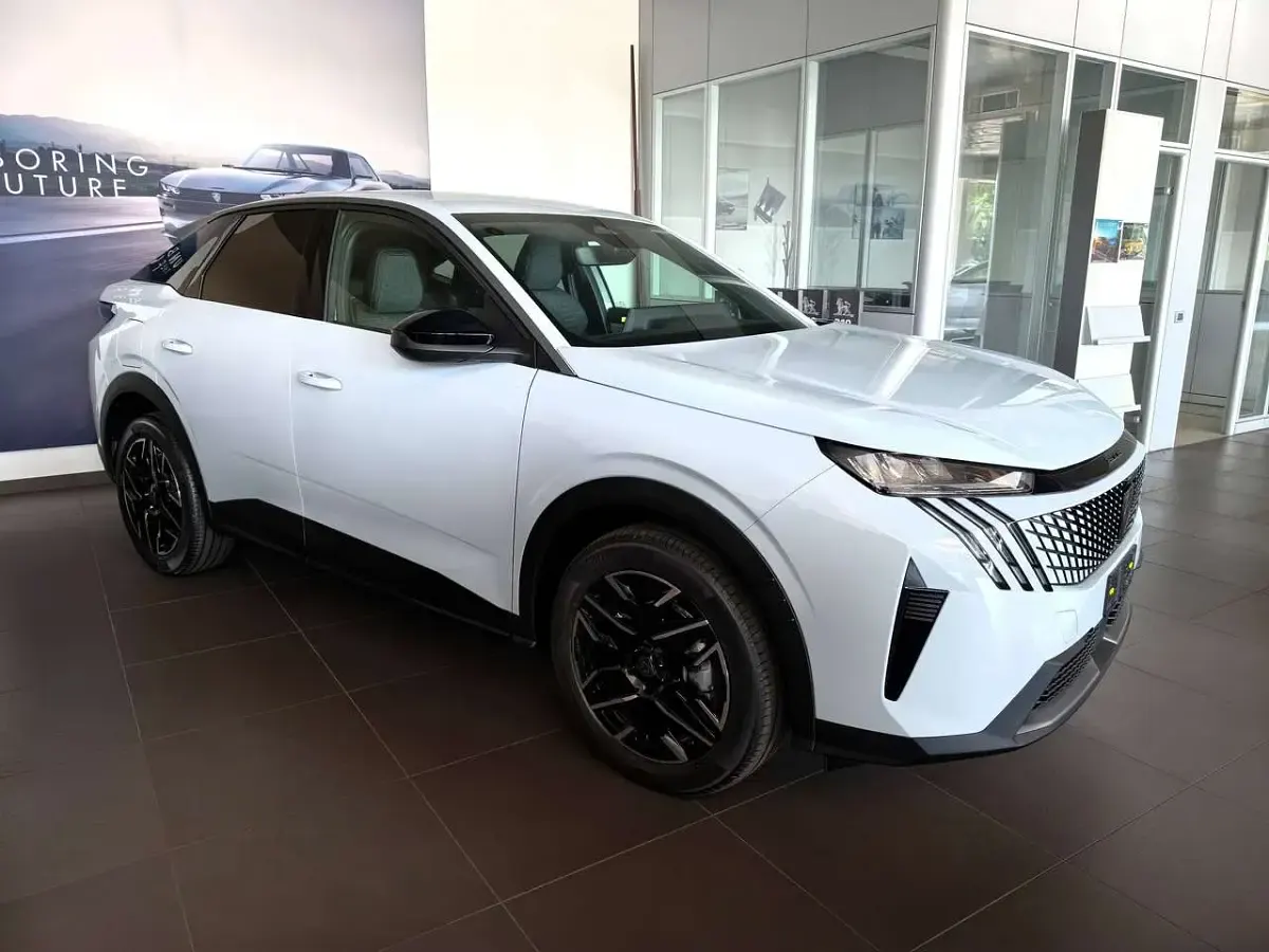 Nuova Peugeot 3008 Allure 145 CV (106 kW) 2026 Bianco okenite SUV