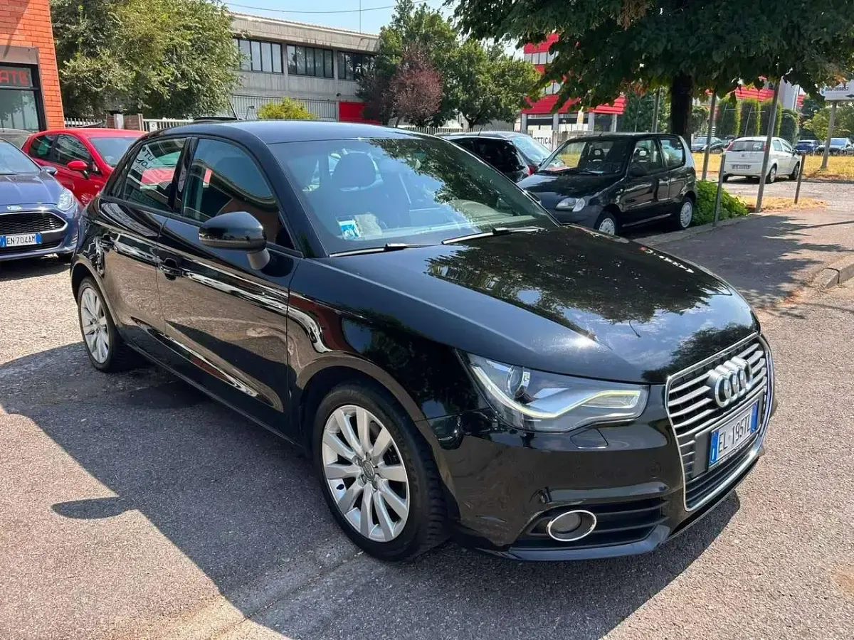 Usata Audi A1 Sportback Attraction 105 CV (77 kW) 2012 Nero Utilitaria