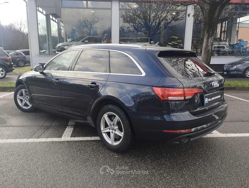 Usata Audi A4 150 CV (110 kW) 2018 Blu Station wagon