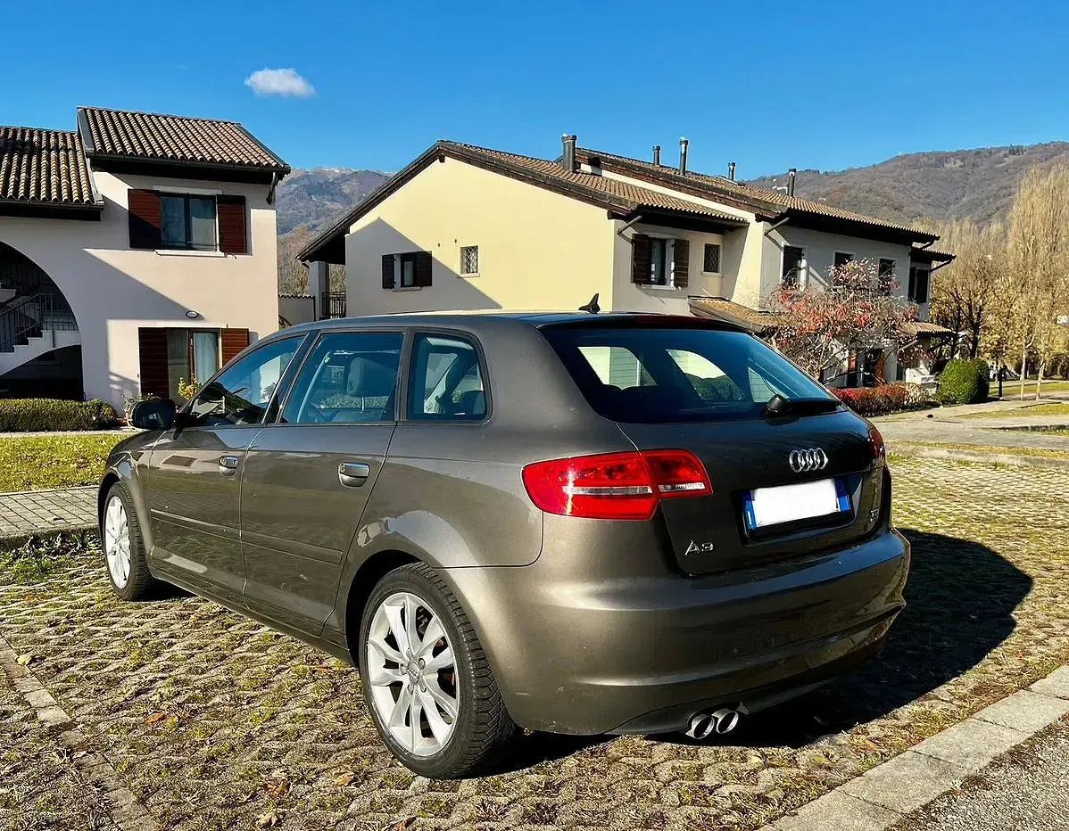 Usata Audi A3 Sportback Ambition 170 CV (125 kW) 2011 Grigio Utilitaria