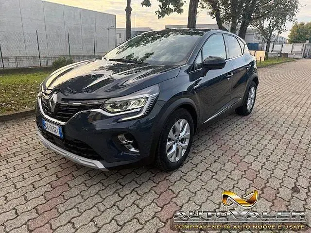 Usata Renault Captur 92 CV (67 kW) 2021 Grigio moda SUV