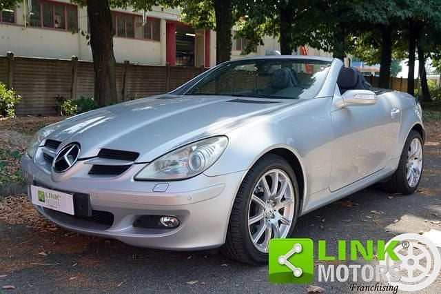 Usata Mercedes SLK280 231 CV (169 kW) 2005 Grigio Cabrio