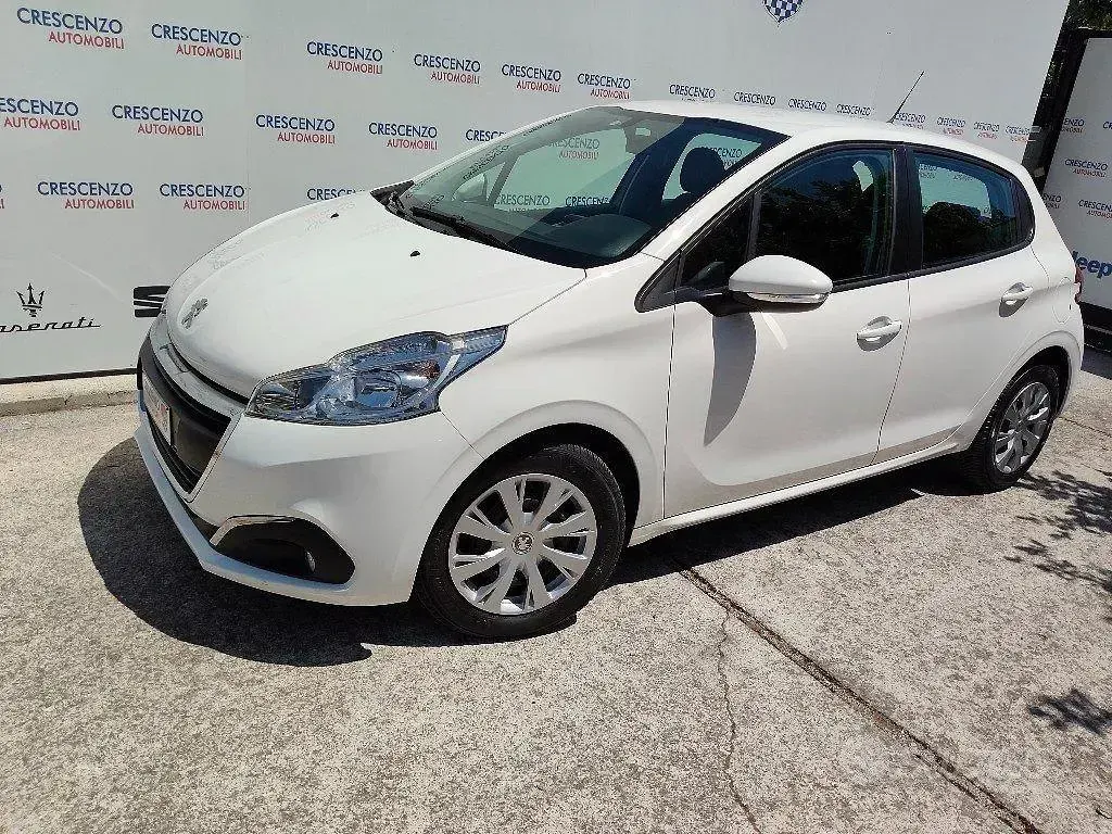 Usata Peugeot 208 82 CV (60 kW) 2019 Bianco Utilitaria