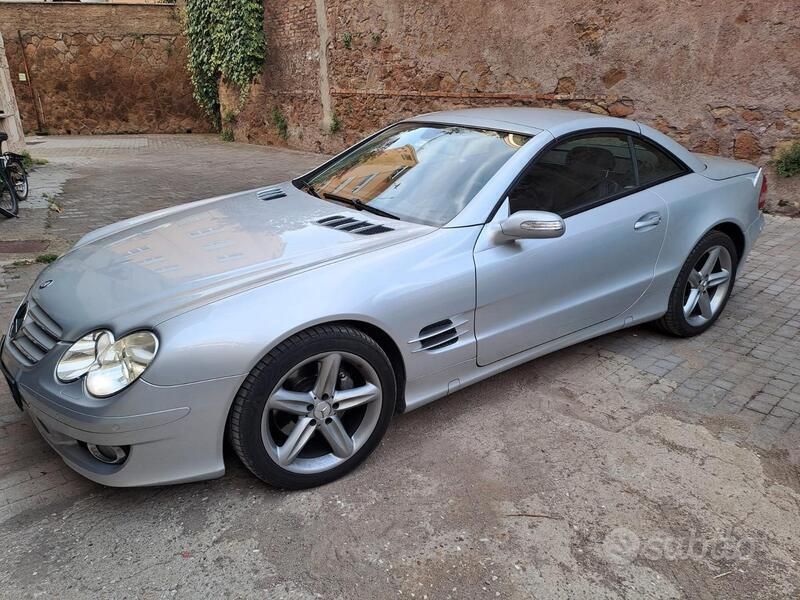 Usata Mercedes SL350 270 CV (198 kW) 2007 Grigio Cabrio