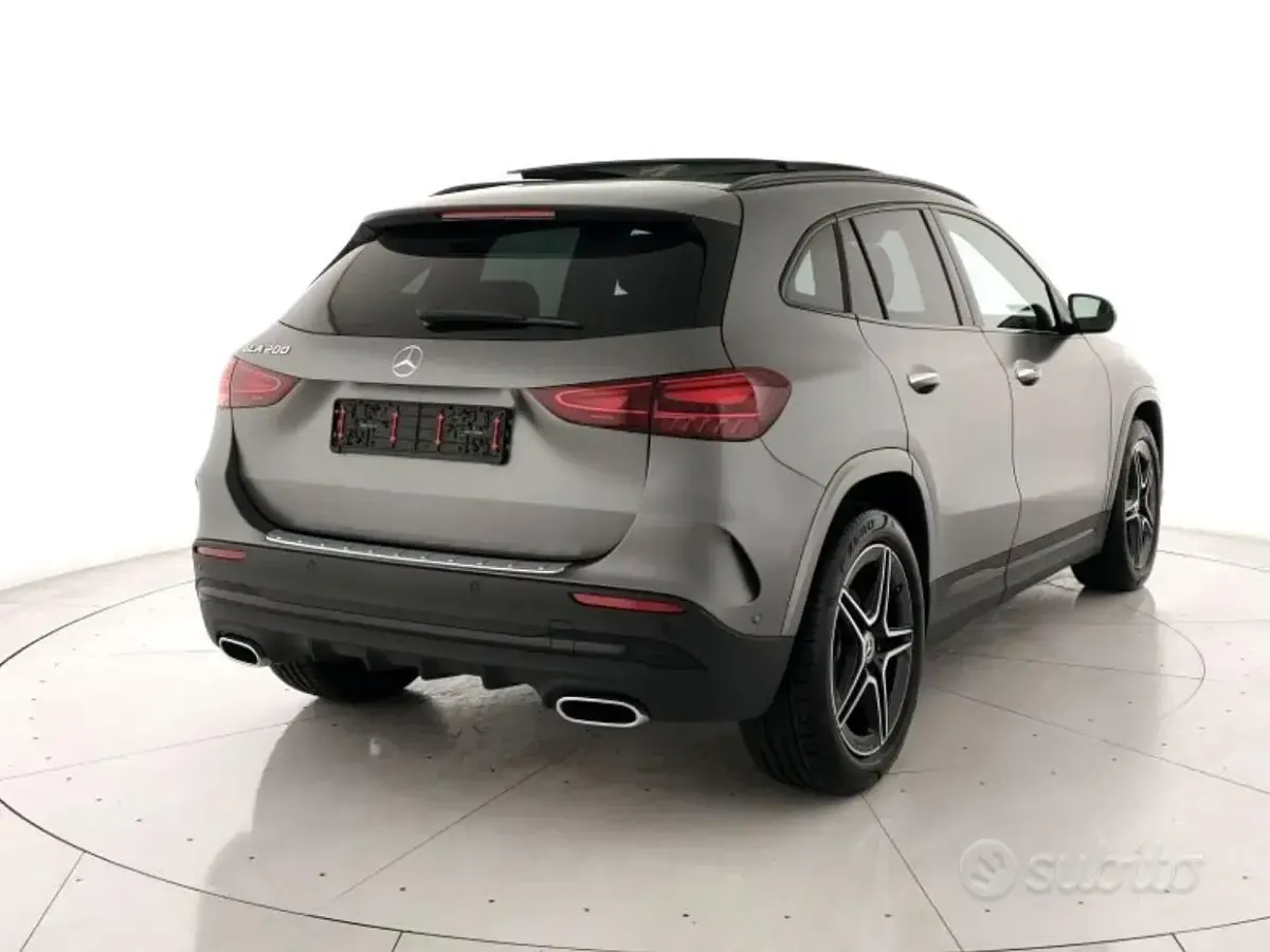Usata Mercedes GLA200 Premium Plus 163 CV (119 kW) 2025 Grigio SUV