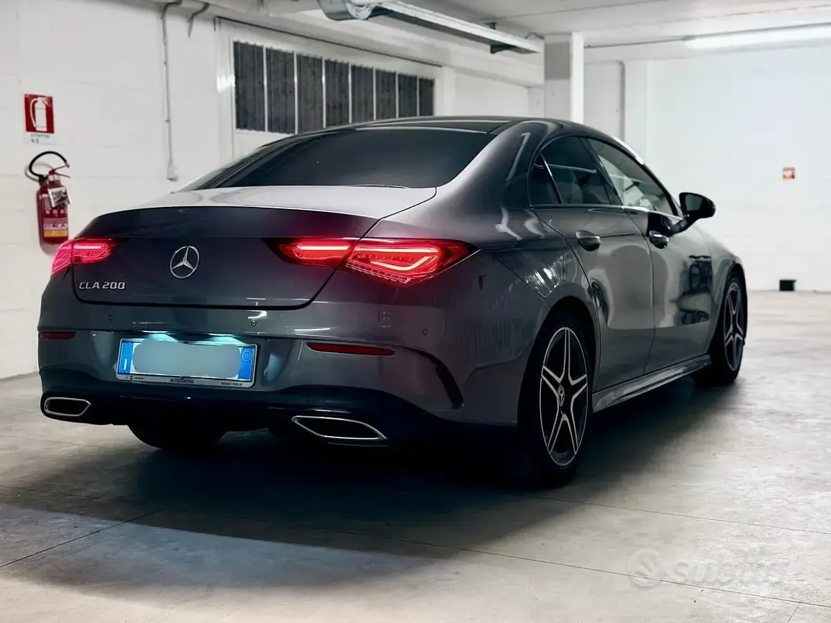 Usata Mercedes CLA200 163 CV (119 kW) 2020 Grigio Coupé