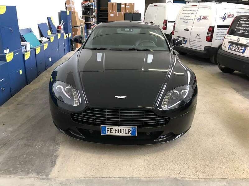 Nero Usata 2012 Aston Martin V8 Vantage Coupé | 70.000 € (Buon prezzo) - Immagine 1/4