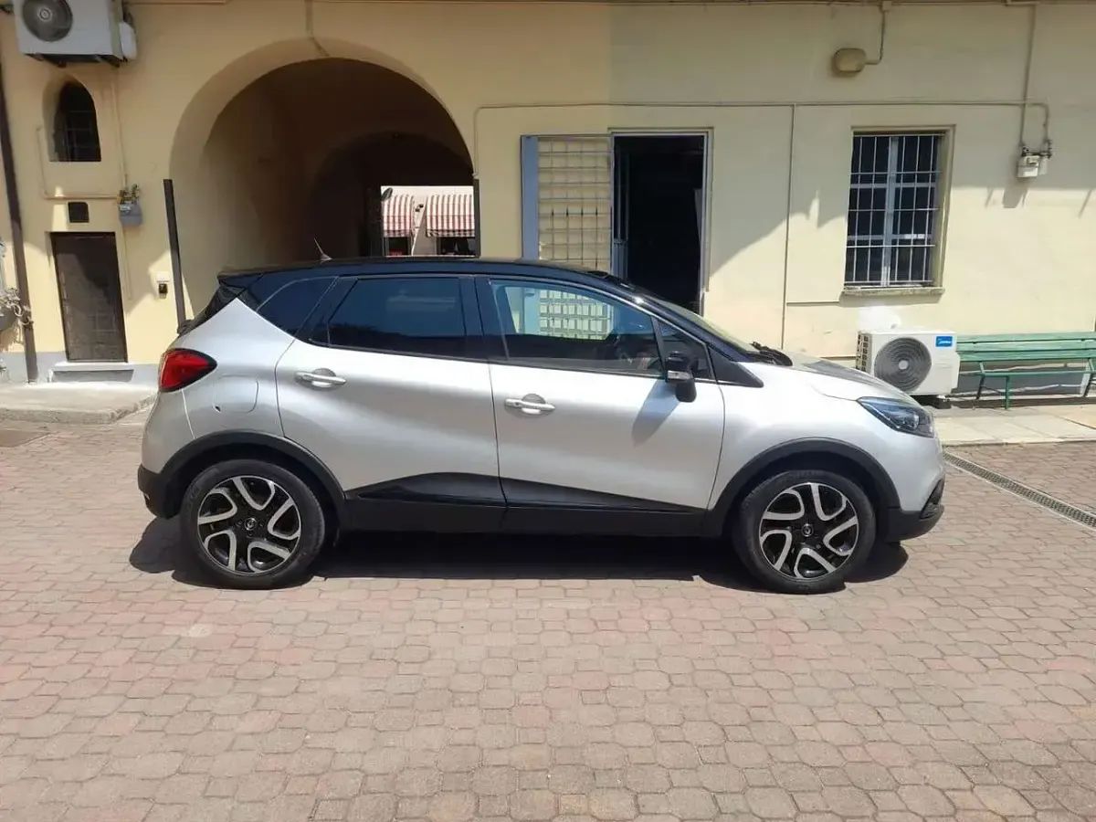 Usata Renault Captur Intens 90 CV (66 kW) 2017 Grigio SUV