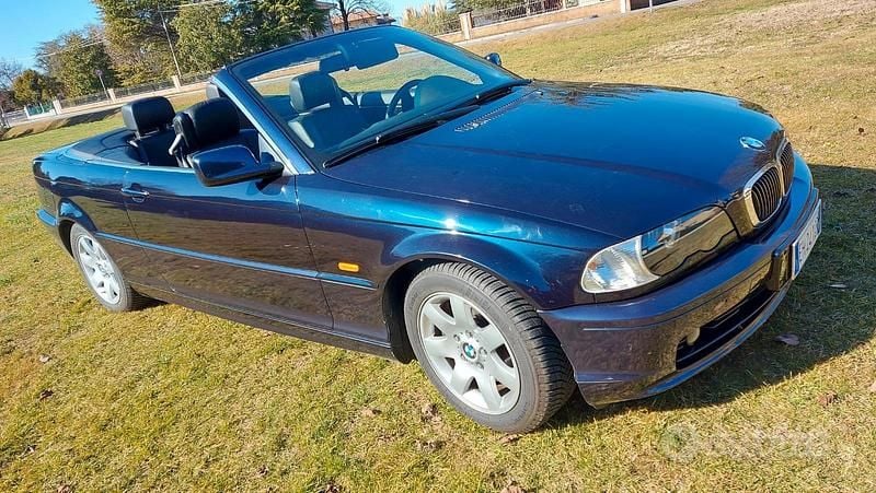 Blu Usata 2000 BMW 2000 Efficient Dynamics Tre volumi | 12.000 € - Immagine 1/4