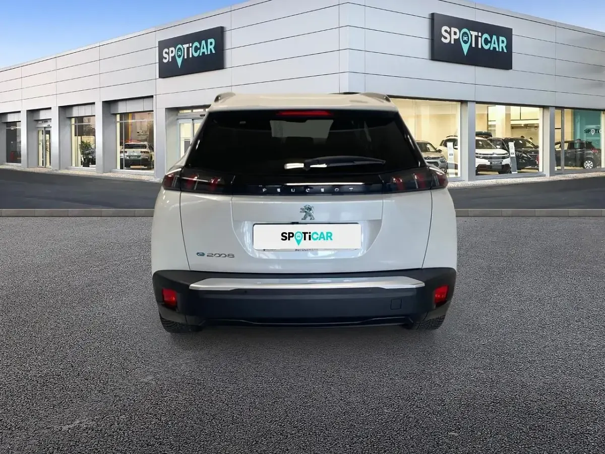 Usata Peugeot e-2008 Allure 100 kW (136 CV) 2021 Bianco SUV