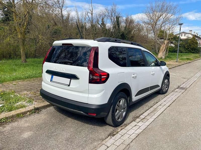 Käytetty Dacia Jogger Comfort 101 HP (74 kW) 2023 Valkoinen Tila-auto