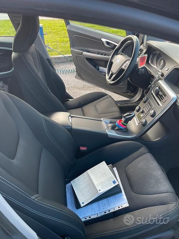 Usata Volvo V60 2016 Nero Station wagon