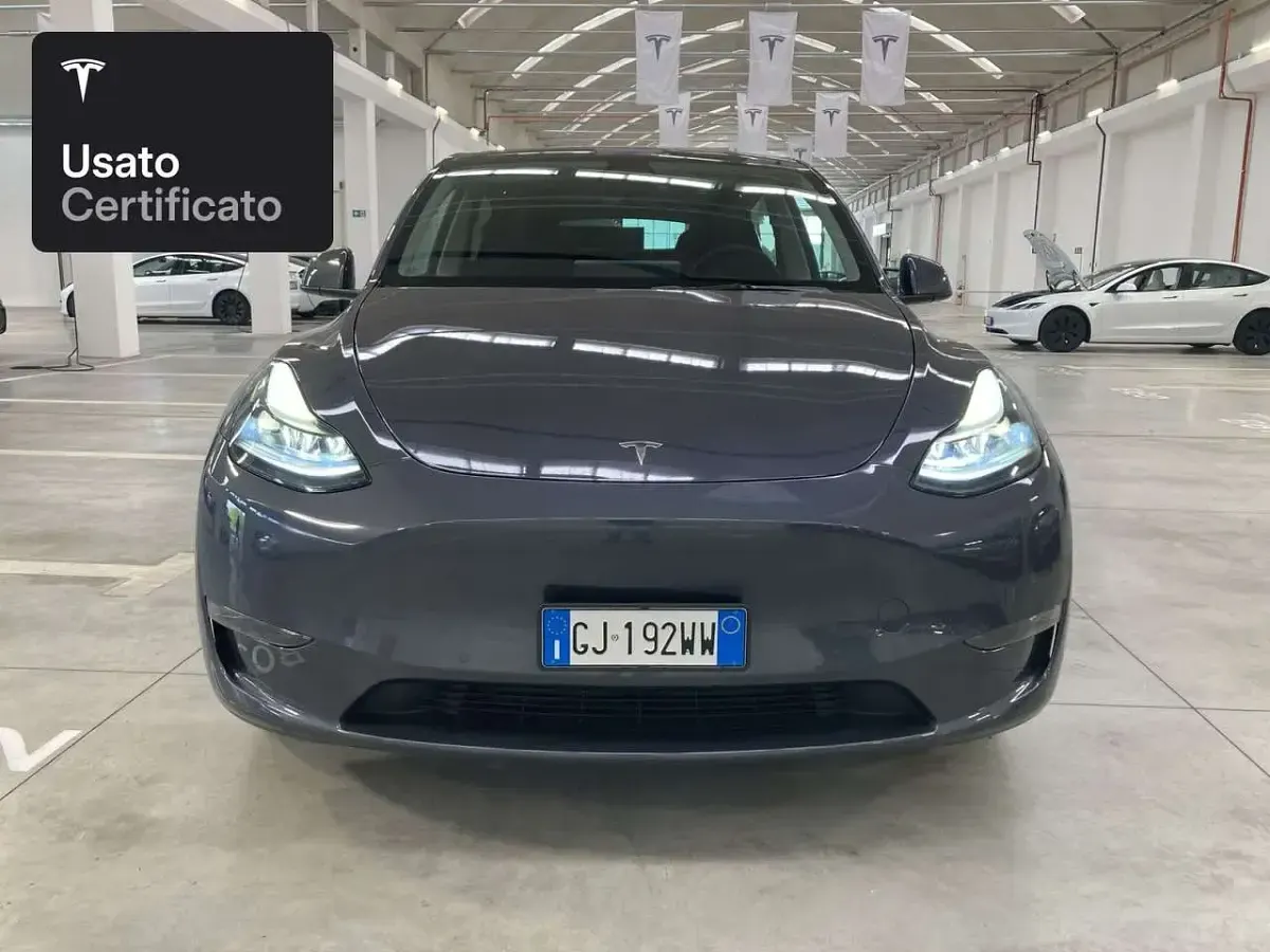 Usata Tesla Model Y Long Range AWD 258 kW (351 CV) 2022 Midnight silver metallic SUV