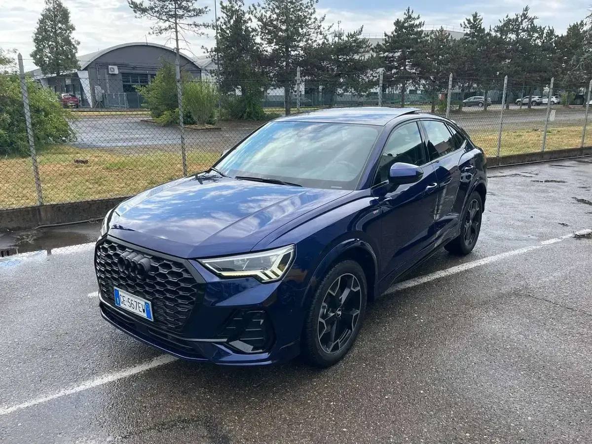 Usata Audi Q3 Sportback S-Line 150 CV (110 kW) 2021 Blu/azzurro SUV