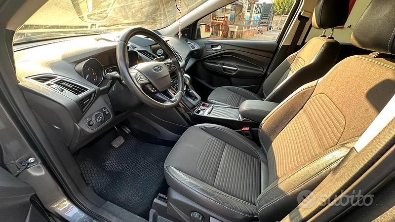 Usata Ford Kuga 150 CV (110 kW) 2017 Grigio SUV