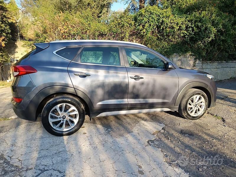 Usata Hyundai Tucson Xpossible 141 CV (103 kW) 2017 Grigio SUV
