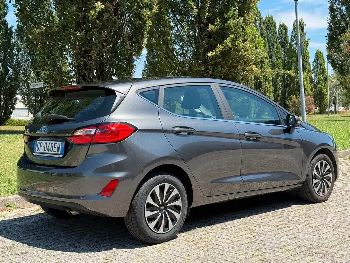 Usata Ford Fiesta Titanium 75 CV (55 kW) 2023 Grigio Utilitaria