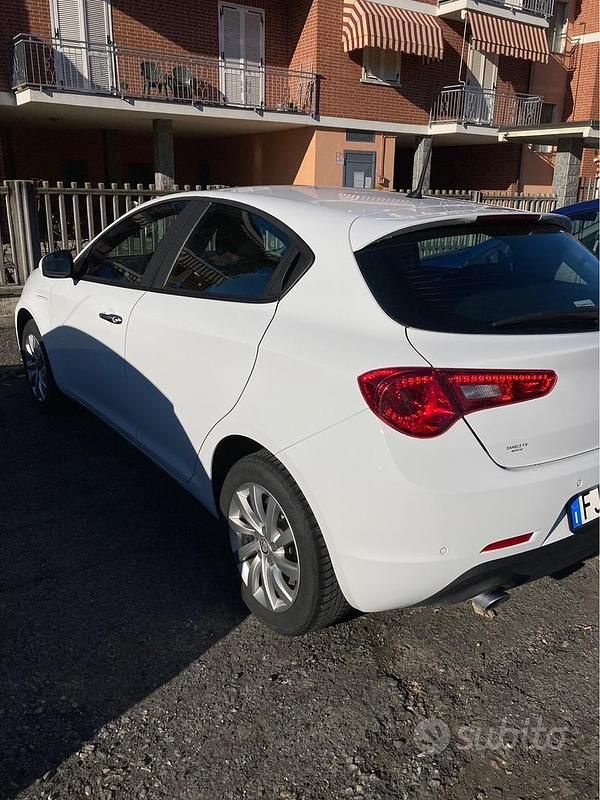 Usata Alfa Romeo Giulietta 120 CV (88 kW) 2017 Bianco Berlina