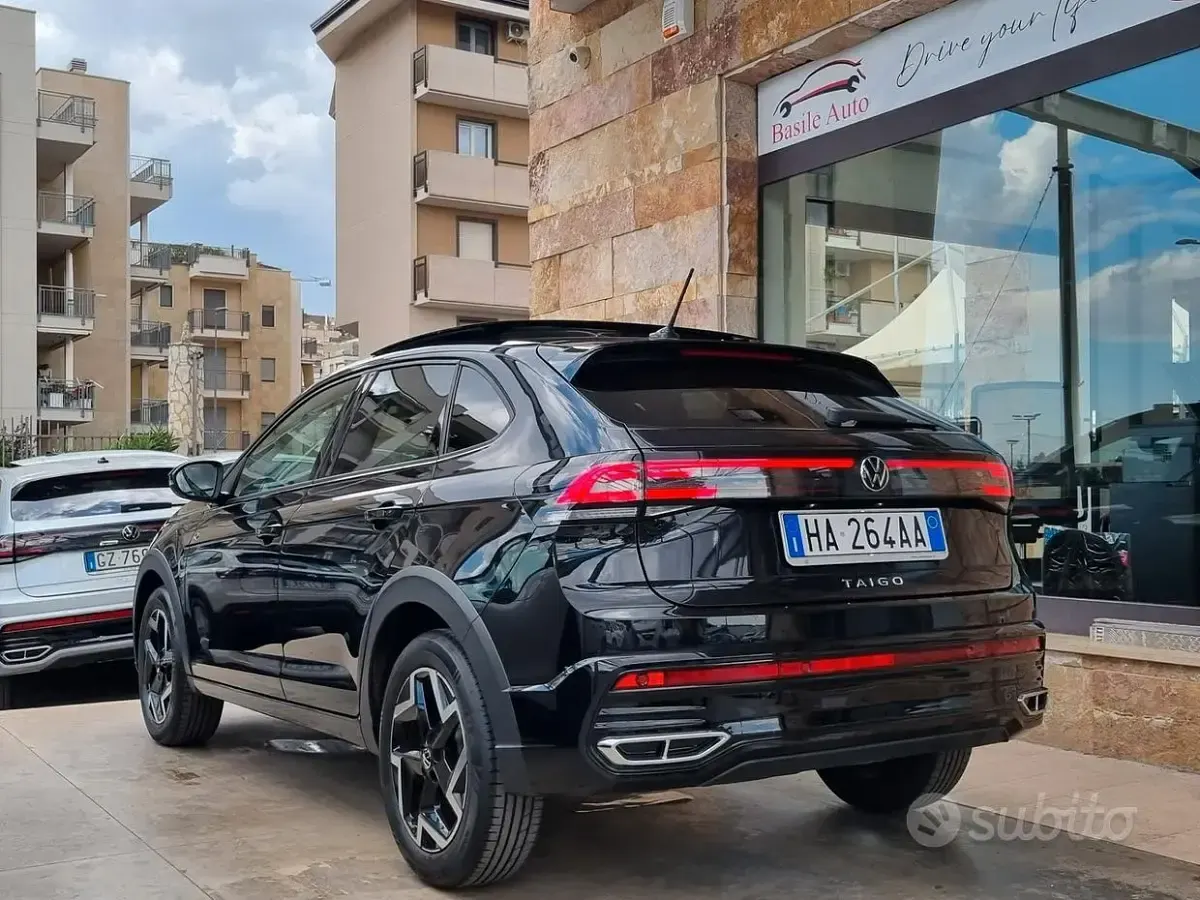 Usata VW Taigo R-line 115 CV (84 kW) 2025 Nero SUV