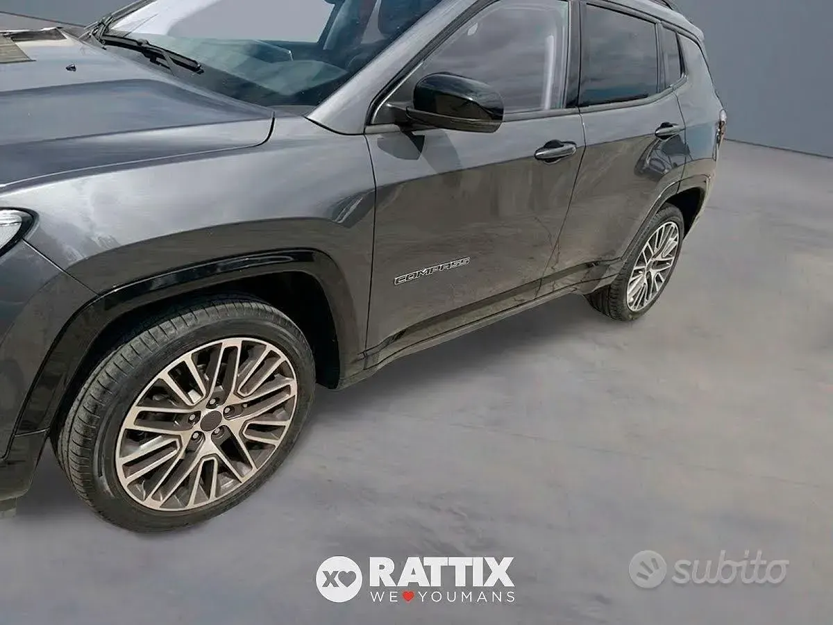 Usata Jeep Compass Summit 131 CV (96 kW) 2025 Graphite grey SUV