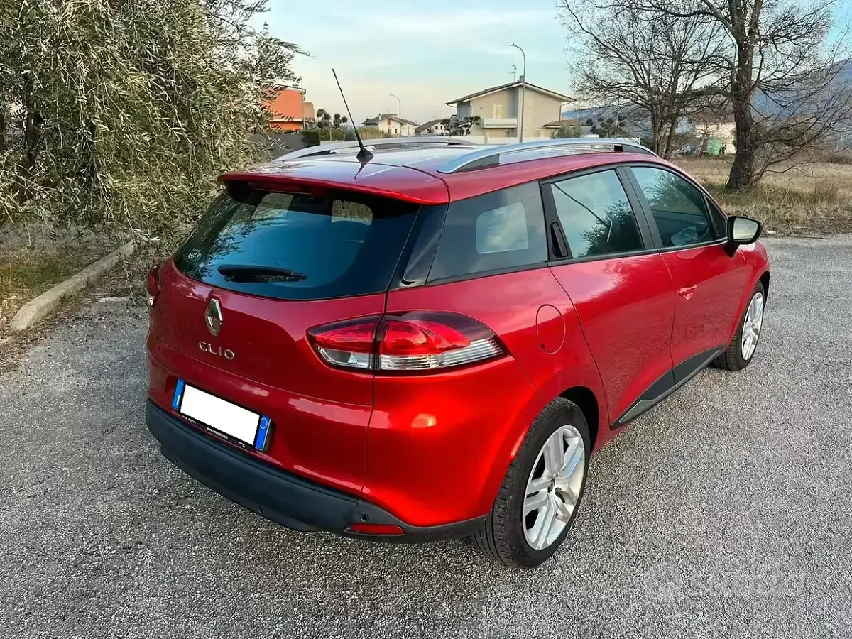 Begagnad Renault Clio GrandTour Business 75 HK (55 kW) 2019 Röd Kombi