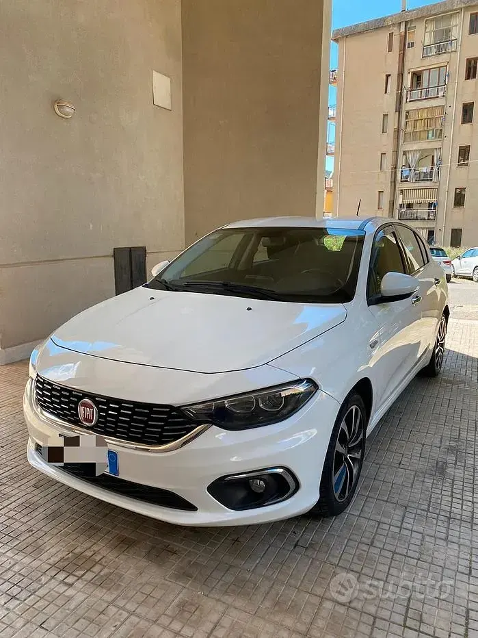 Usata Fiat Tipo Lounge 120 CV (88 kW) 2017 Bianco Berlina
