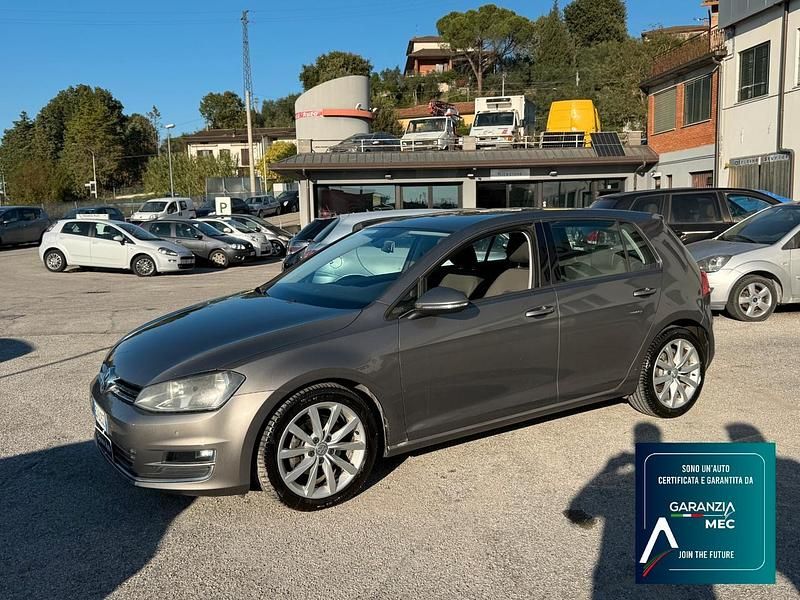 Argento Usata 2013 VW Golf VII Highline Tre volumi | 8900 € (Buon prezzo) - Immagine 1/4