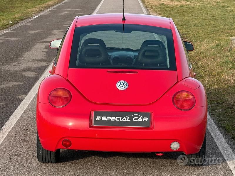 Usata VW New Beetle 116 CV (85 kW) 1999 Rosso Utilitaria