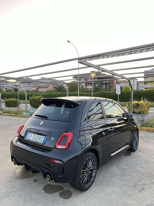 Usata Abarth 695 179 CV (131 kW) 2024 Utilitaria