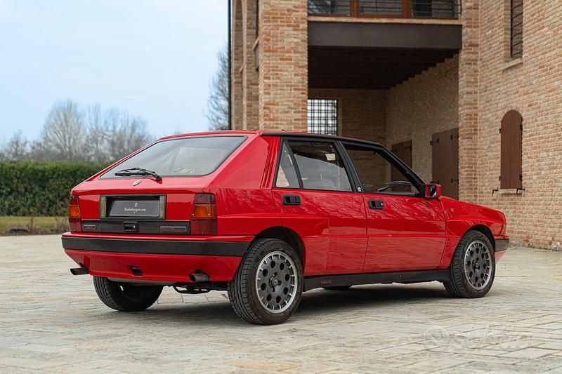 Usata Lancia Delta 197 CV (144 kW) 1989 Rosso Utilitaria