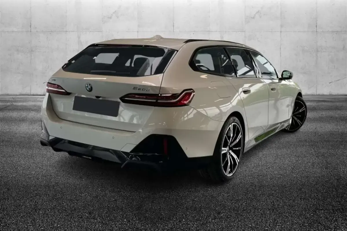 Usata BMW 520 M Sport 197 CV (144 kW) 2025 Bianco Station wagon