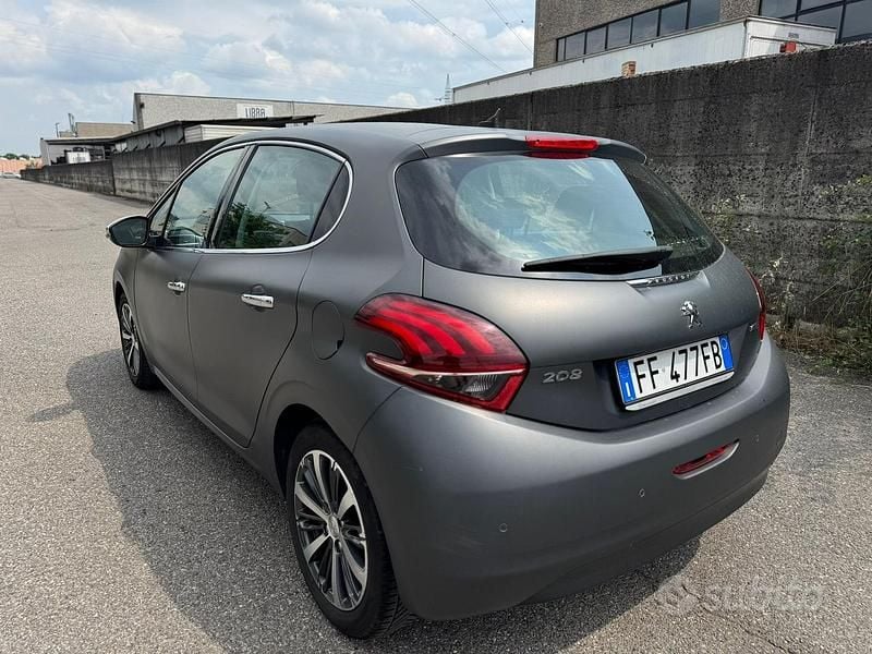 Usata Peugeot 208 Active 75 CV (55 kW) 2016 Grigio opaco Utilitaria